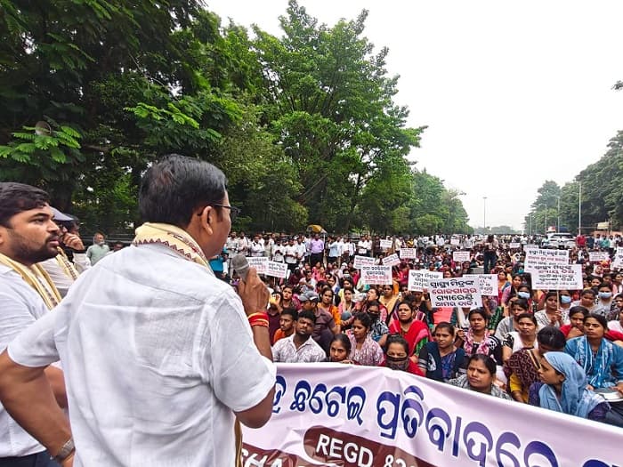 Bhakta Das joined the huge movement of Swasthya Mitra in Lower PMG