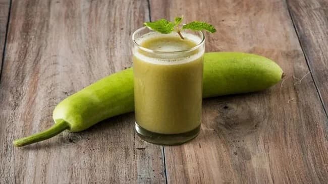 Lauki juice benefits: Amazing Ways To Boost Hydration, Weight Loss & Heart Health