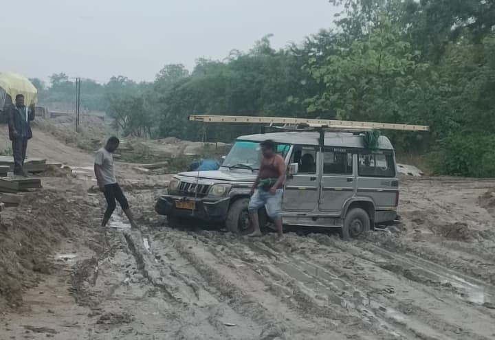 Lakhpali road muddy for National Highway Bypass: To Additional District Collector.B Claims of MM and villagers
