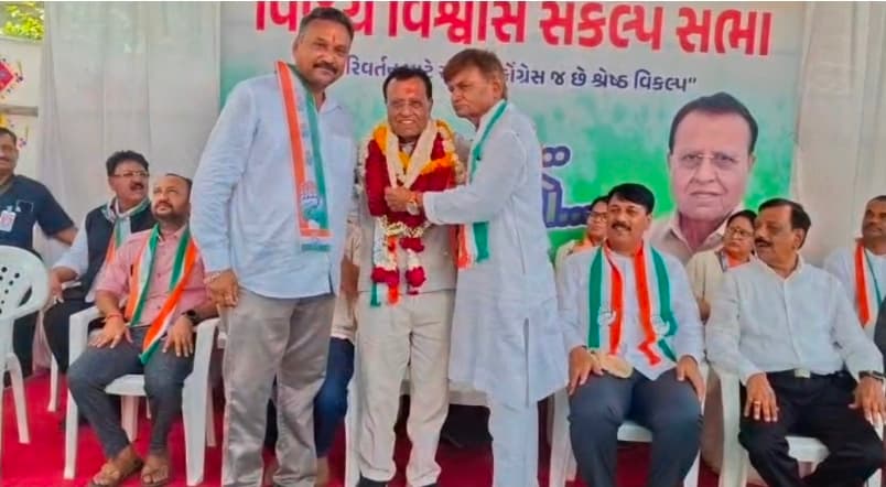 Manjalpur by-election: Congress candidate Bhikhabhai Rabari files nomination.