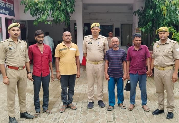 Vindhyachal Police nabbed four smugglers with heroin worth ₹20 lakh.