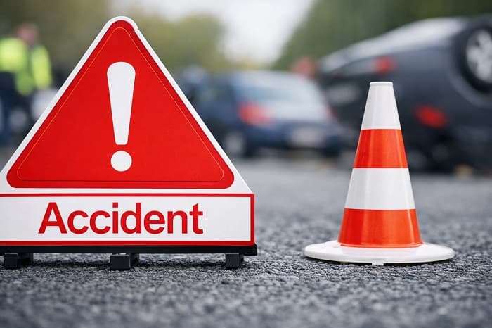 Bihar: Loco pilot averts mishap as Janseva Express hits tractor‑trolley