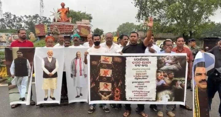 NEET question paper leak issue: Congress protests in Jharsuguda, burning of idols