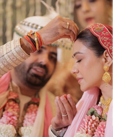 Aanchal Singh shares emotional post after wedding, says 'A daughter doesn’t stop belonging to one home'