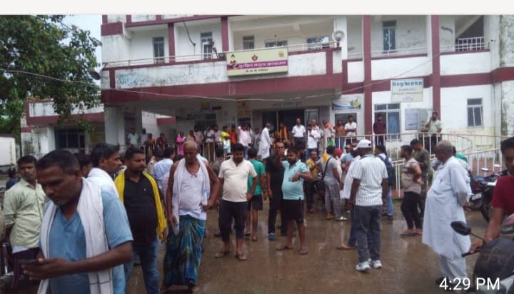 Four people died and two women suffered burns after being struck by lightning in Bihar's Nawada.