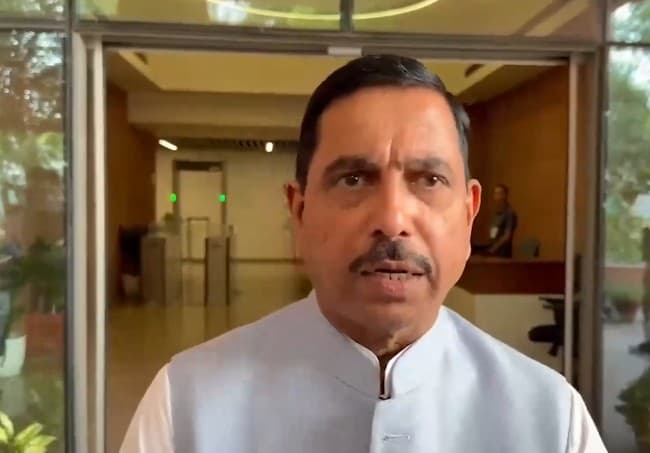 PM Modi placed full trust, gave me the responsibility of Education Ministry, says Pralhad Joshi