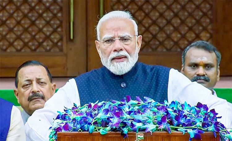 Youth is making the future bright by connecting with the country's challenges and solutions: PM