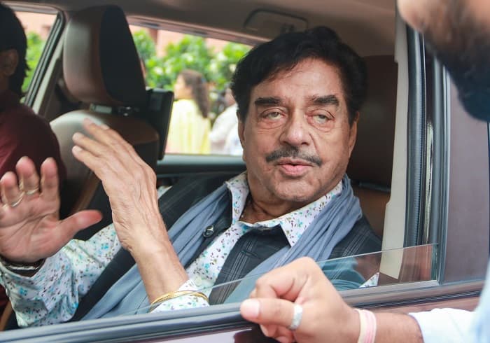 Shatrughan Sinha backs Rahul Gandhi's targeting of Home Minister, cites Newton's third law