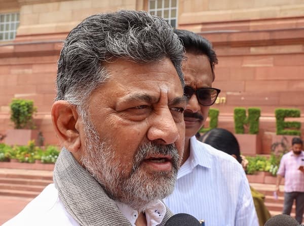CM Shivakumar requests TN CM Joseph Vijay to postpone B'luru visit amid Cauvery tensions