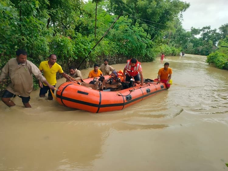Odisha govt reviews flood situation; relief centres to continue till normalcy returns