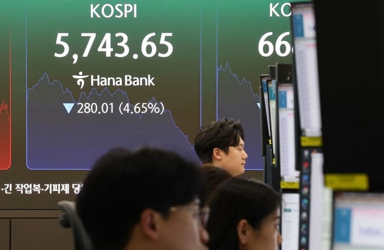 Seoul stocks down on tech losses, inflation up in July
