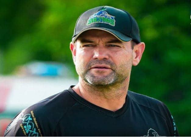 Pakistan has changed its batting coach, handing the responsibility to South Africa's Mike Smith.