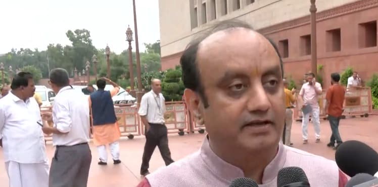Kejriwal making baseless allegations on E20 fuel issue, says BJP MP Sudhanshu Trivedi