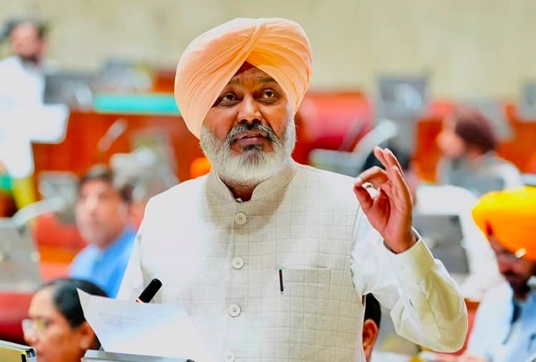 Resolution passed in Punjab Assembly opposing E-20 fuel blending policy.
