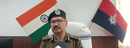 Bihar CS and DGP review cybercrime preparedness; officials directed to intensify awareness and crackdown on fraud