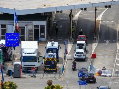 Italy vows not to ease temporary restrictions on third-country nationals from Spain