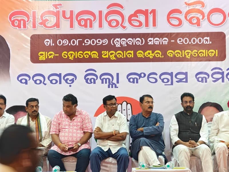 Farmer's problem Congressmen and leaders give preference: Bhakti