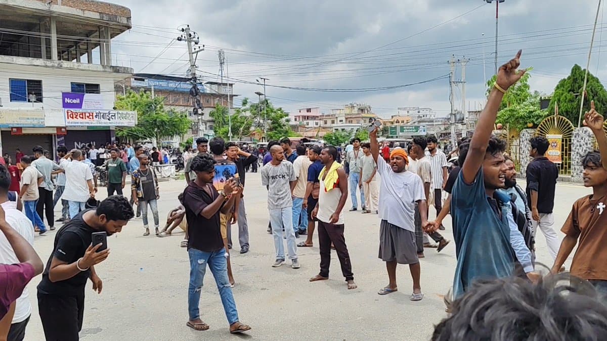 नेपाल के सुनसरी हिंसा के विरोध में बंद से जनकपुर में जनजीवन प्रभावित