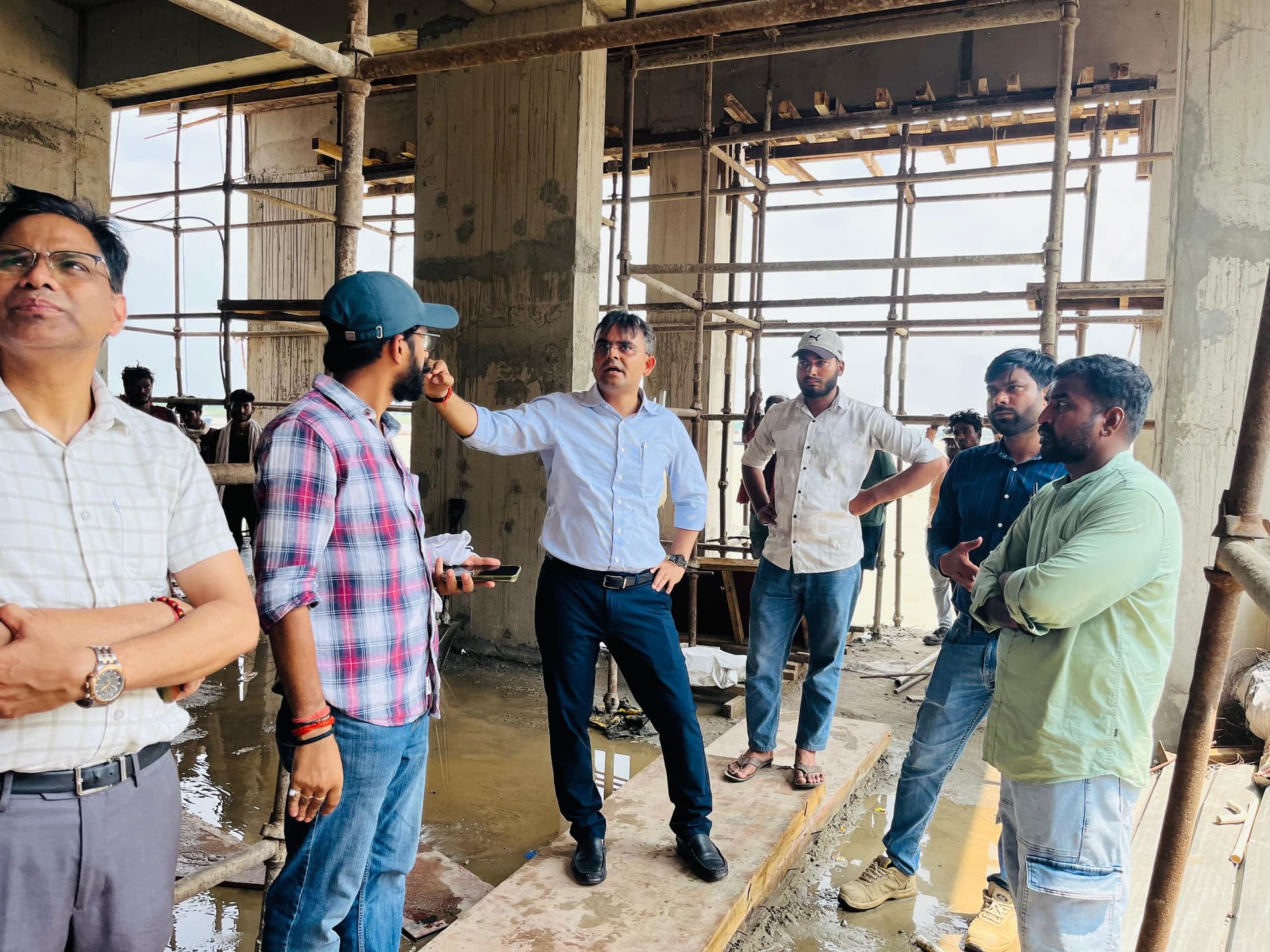 Work on upper levels of Manikarnika Corridor continued even during the floods: District Magistrate