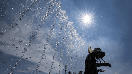 South Korean govt calls for better protection for vulnerable workers amid heat wave