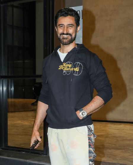 Kunal Kapoor shares why he feels ‘angrier, distracted and more cynical’ every time he gets off social media