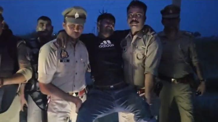 Criminal caught in an encounter during a security check.