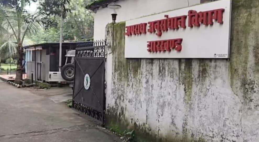 Former JPSC member Ajita Bhattacharya arrived at the CID office in Ranchi.