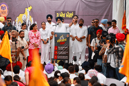 Sukhbir Badal challenges Kejriwal for debate on paper leaks in Punjab