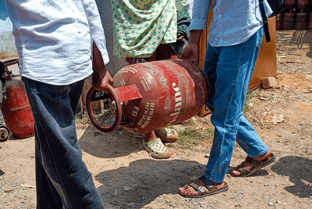 Oil PSUs’ losses on LPG sales below market price cross Rs 59,000 crore