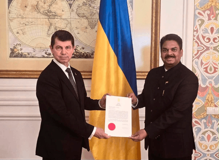 Indian Ambassador presents credentials to Ukraine Minister, discuss strenghtening bilateral ties