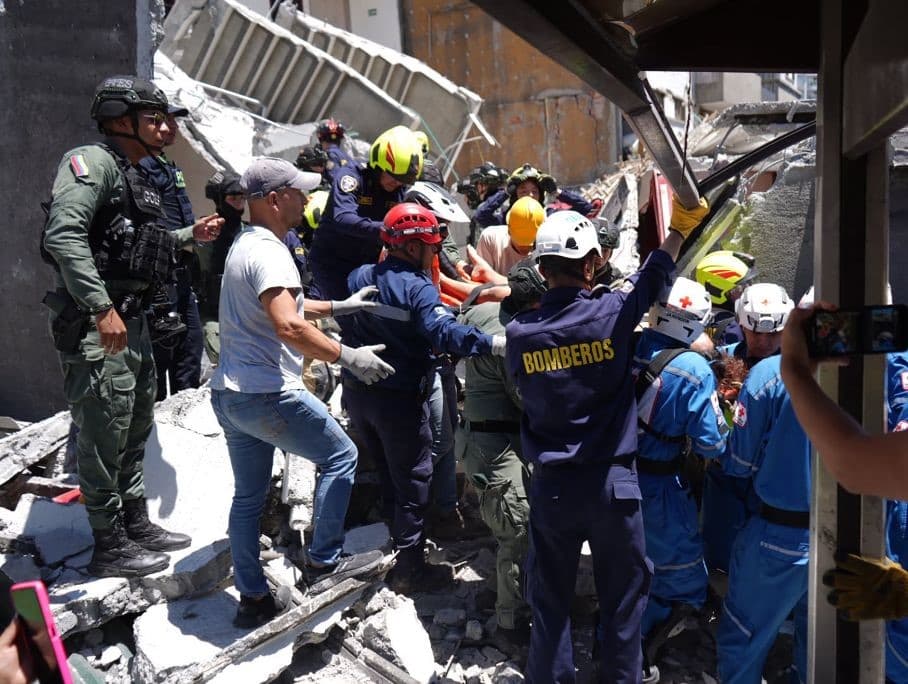 132 dead in Colombia earthquake; national disaster declared.