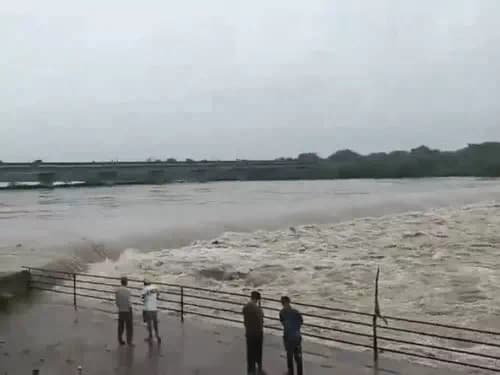 Orange alert for rain in 6 districts and yellow alert in 17 districts of Rajasthan today.