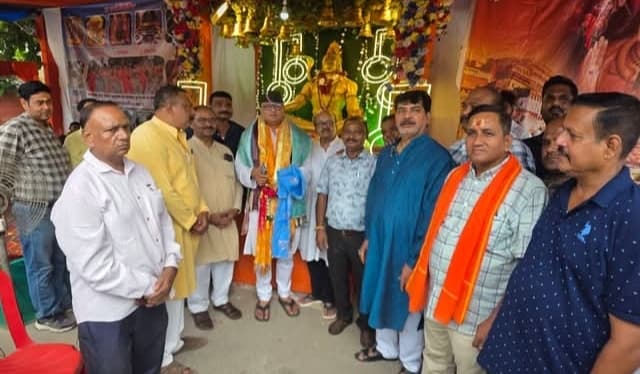 वाराणसी में विधायक सौरभ श्रीवास्तव ने कांवड़ सेवा शिविर का किया शुभारम्भ