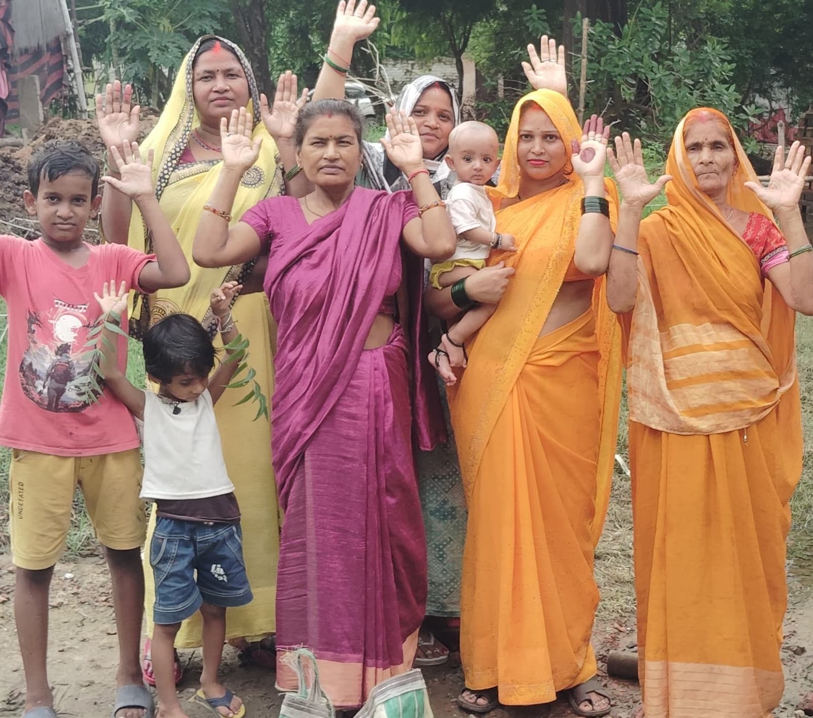Up Womens Anger Protesr Against Water Lodgging
