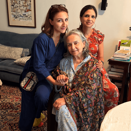Kareena reacts as SIL Soha Ali Khan poses with MIL Sharmila Tagore