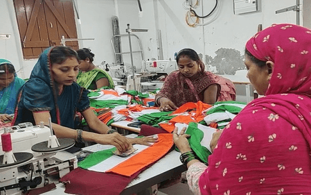 Bihar: 'Jeevika Didis' take up the task of making Tricolours under 'Har Ghar Tiranga' campaign