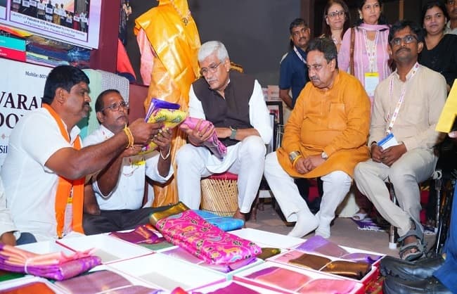 Huge Crowds Thronged India Trade Festival On Secon