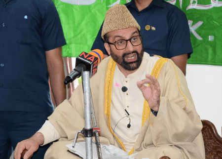 Mirwaiz Umar Farooq terms frequent restrictions on him as 'highly condemnable'