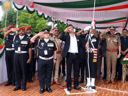 Vijay announces Rs 30 lakh aid to family of constable who died during Independence Day duty