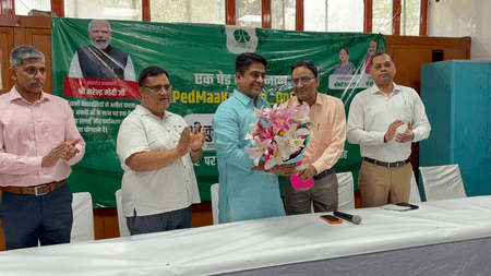 Delhi: NDMC V-C Kuljeet Singh Chahal leads plantation drive on Ashoka Road