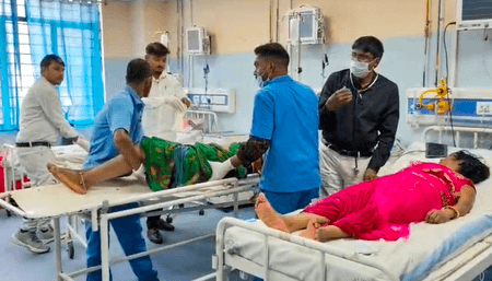 Stampede at Ashok Dham Temple in Bihar leaves 7 dead, over 8 injured (Ld)