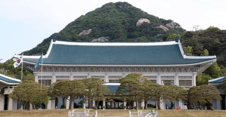 South Korea: Presidential office expects North Korea-US leaders' friendship to lead to dialogue