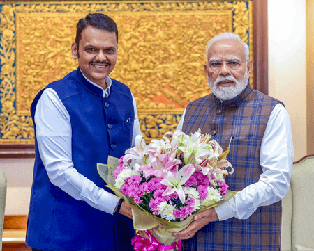 Fadnavis briefs PM Modi on Maha projects, dismisses rumours of shifting to Delhi
