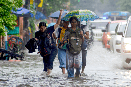 Heavy rain to continue in south Bengal for next 24 hours, says Met Department