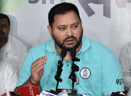 Bihar: Tejashwi Yadav to lead march to Raj Bhavan today against paper leaks and Siwan firing