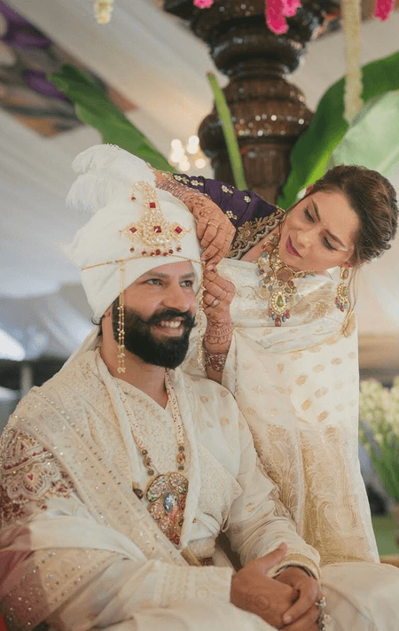 'Apsara Aali' fame Sonalee Kulkarni fulfils groomsmaid duties, welcomes Punjabi SIL to her Marathi family