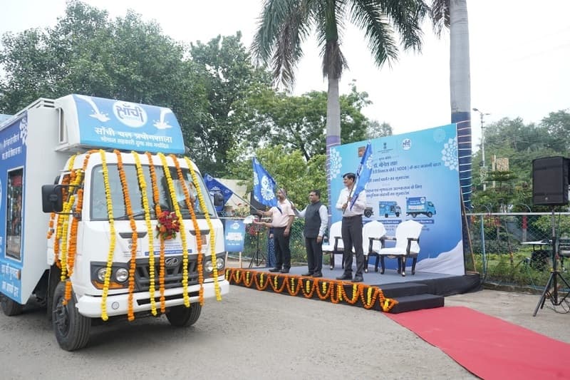 Mp Bhopal 12 New Milk Tankers Mobile Milk Testing