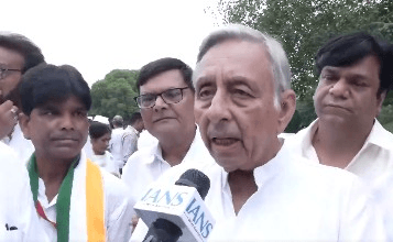 'Following path shown by freedom fighters': Cong leaders on CWC's Vande Mataram resolution