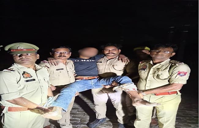 Criminal arrested after being shot in a police encounter in Fatehpur.