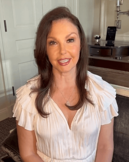 Ashley Judd recollects Elvis Presley casting a spell on the mic